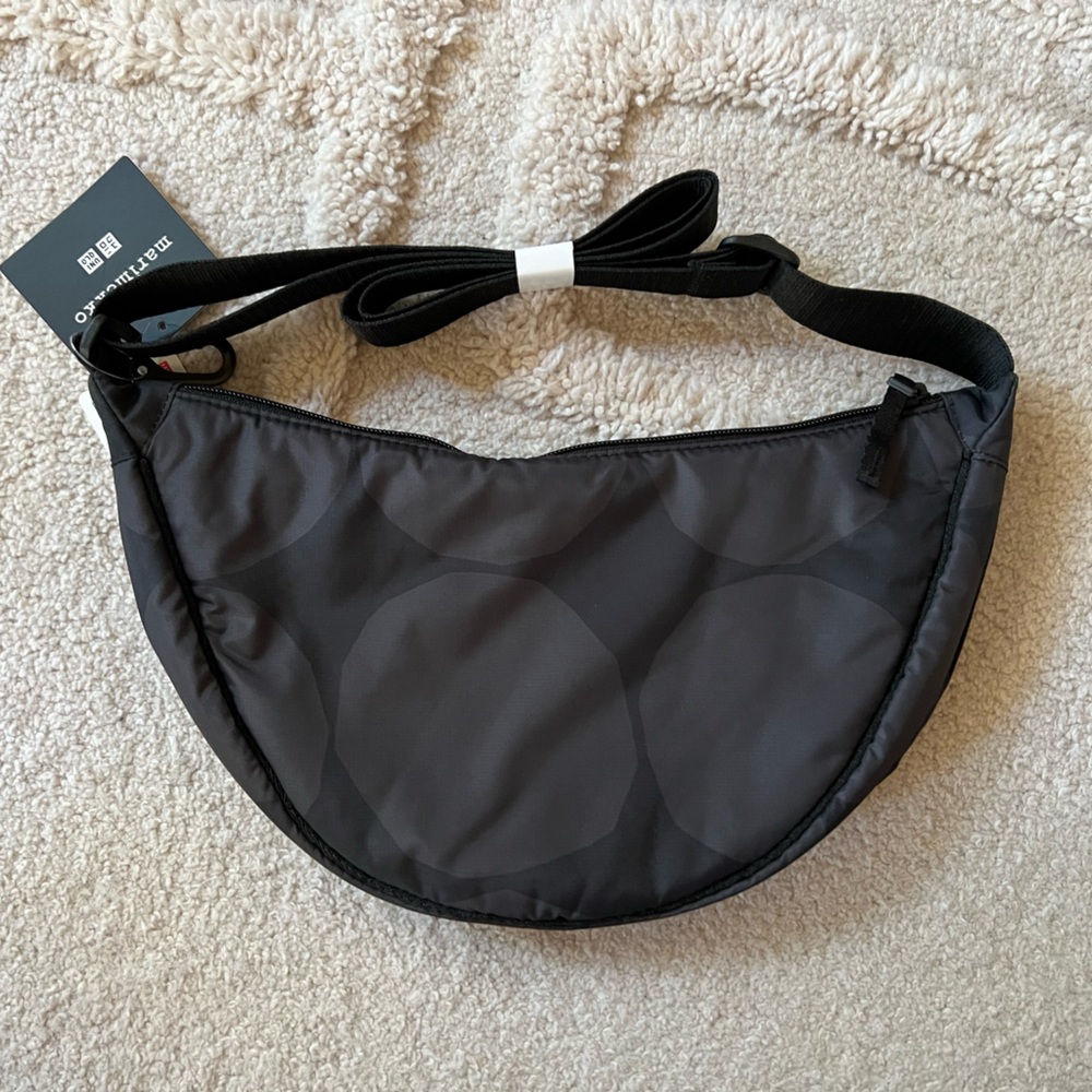 Uniqlo x Marimekko NWT Printed Round Mini Shoulder Bag (Dark Gray)